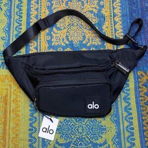 ALO Yoga Explorer Convertible Pack | 3L Nylon Waist Bag